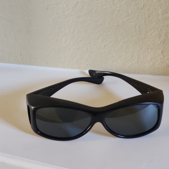 Jonathan Paul Polarized uv400 Fitover Sunglasses - Picture 2 of 13